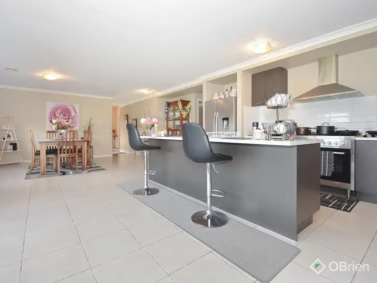 Fifth view of Homely house listing, 4 Schrader Court, Eastwood VIC 3875