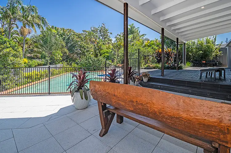 8 Pinaroo Crescent, Ashmore QLD 4214