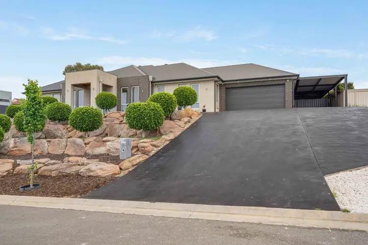 6 Perkins Court