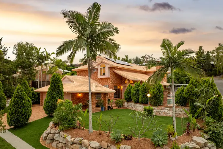2 Garnet Court, Kenmore QLD 4069