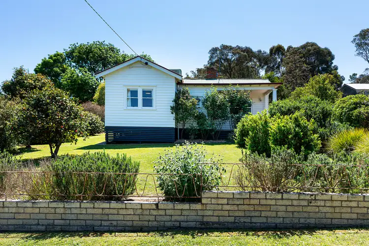 8 Ray Street, Castlemaine VIC 3450