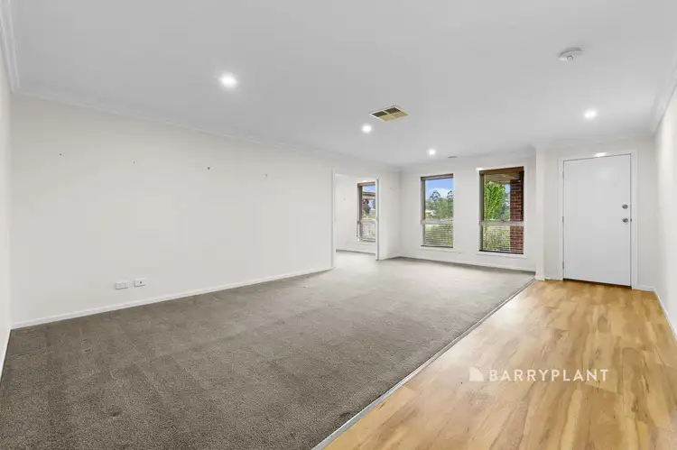 Sixth view of Homely house listing, 8 Leichardt Court, Warragul VIC 3820