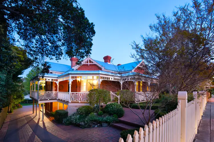 1 Carpenter Street, Quarry Hill VIC 3550