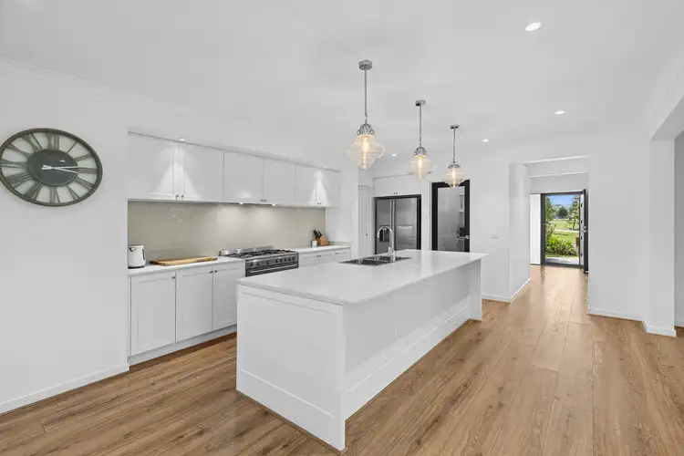 35 Eaton Road, Mount Duneed VIC 3217