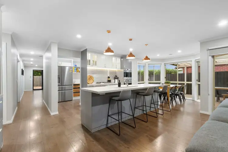 10 Aikshaw Close, Hillside VIC 3037