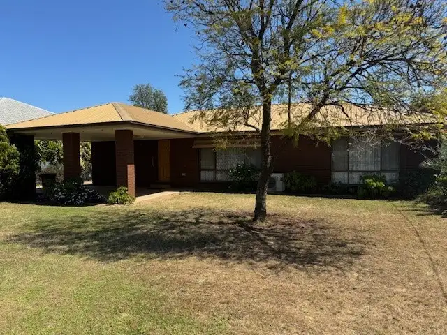 20 Learmonth Street, Charlton VIC 3525