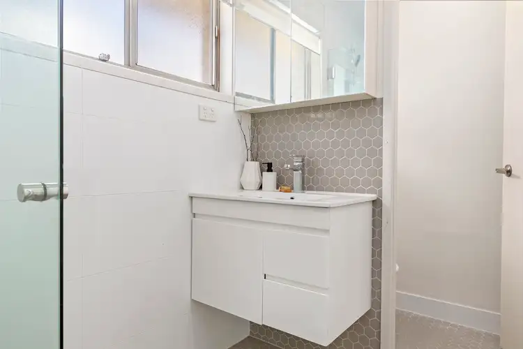 Fifth view of Homely apartment listing, 4/171 Broadmeadow Road, Broadmeadow NSW 2292