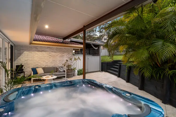 8 Candlewood Close, Tingira Heights NSW 2290