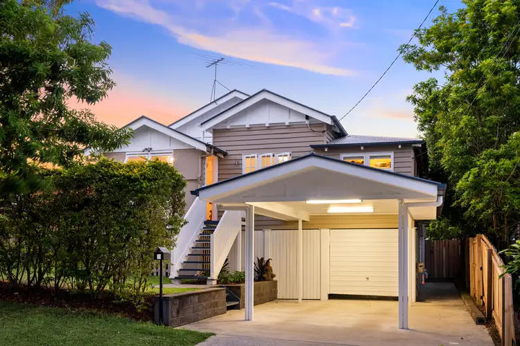 8 Arnold Street, Holland Park QLD 4121