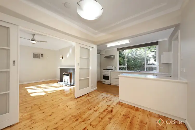6 Sumersett Avenue