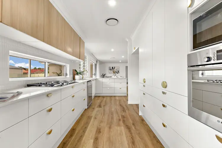 4 Daniel Avenue, Rutherford NSW 2320