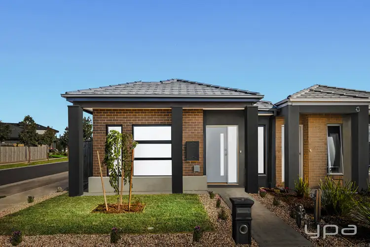 1 Papaya Walk, Manor Lakes VIC 3024