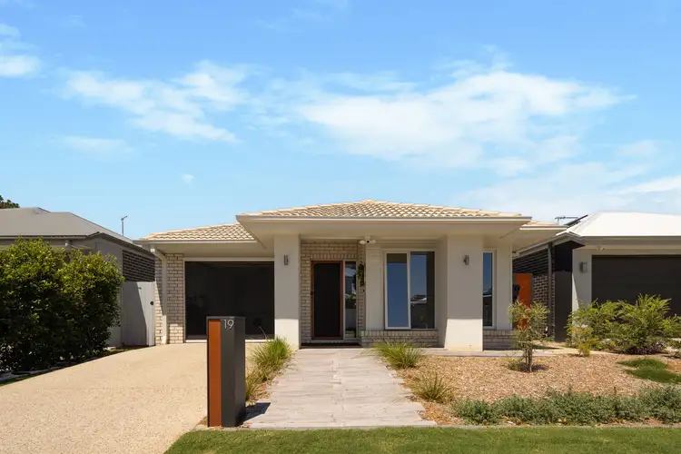 19 Edgewater Avenue, Rothwell QLD 4022
