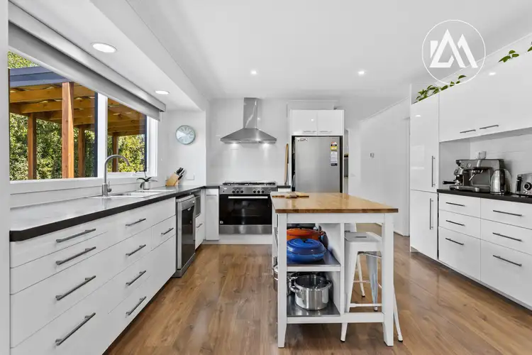 Fifth view of Homely house listing, 7 Cuneata Close, Langwarrin VIC 3910