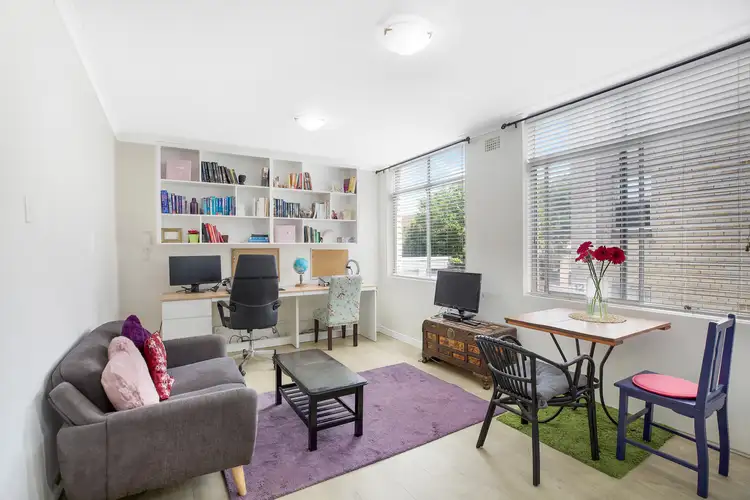 8/10 Avona Avenue
