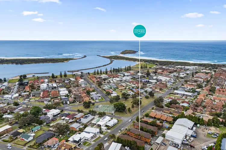 Main view of Homely unit listing, 5/8 Peterborough Avenue, Lake Illawarra NSW 2528