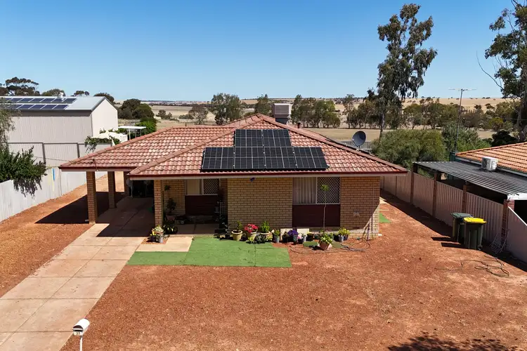 37 Powell Crescent, Quairading WA 6383