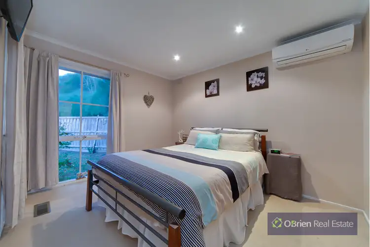 Fifth view of Homely house listing, 6 Broxburn Court, Berwick VIC 3806