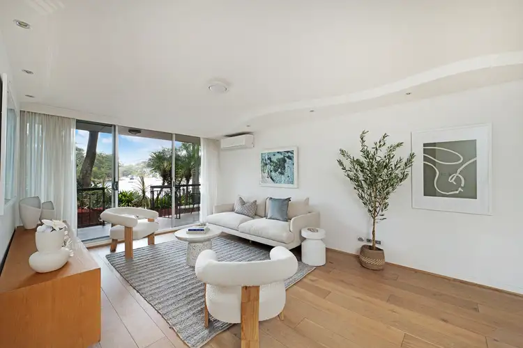 21/300C Burns Bay Road