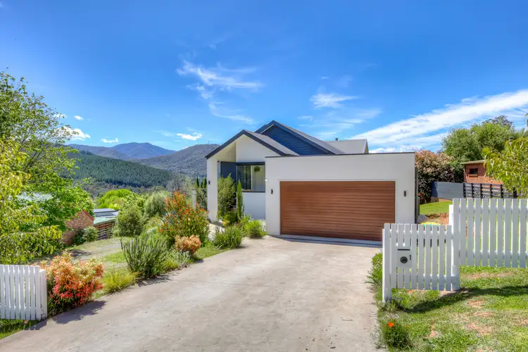 1 Danica Court, Bright VIC 3741