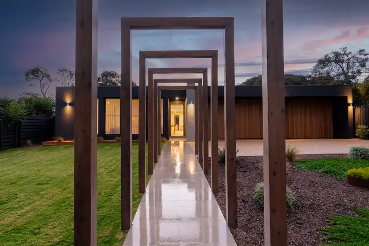 18 Centre Drive, Rye VIC 3941