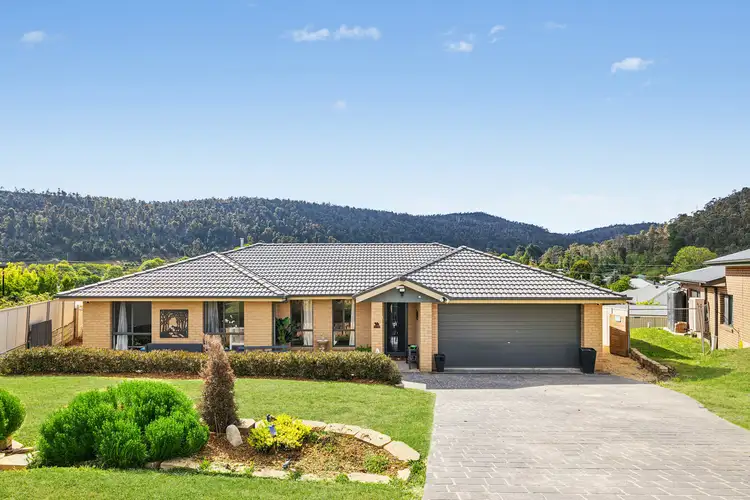 15 Henderson Place, Lithgow NSW 2790
