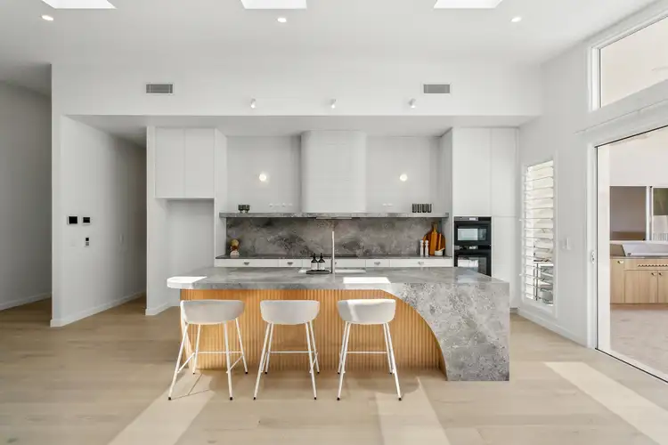 20 Allawah Avenue, Palm Beach QLD 4221