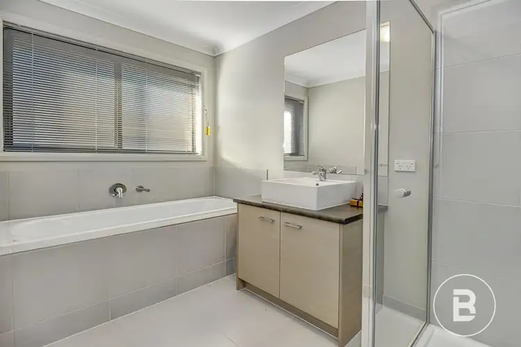 Fifth view of Homely house listing, 8 Obrien Drive, Alfredton VIC 3350