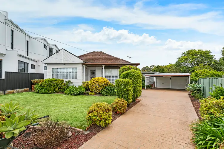 4 Lily Street