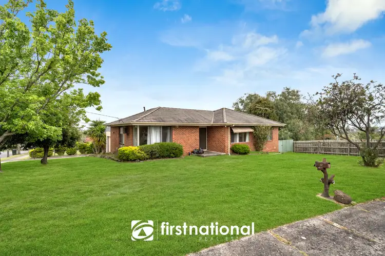 12 Essex Park Drive, Endeavour Hills VIC 3802