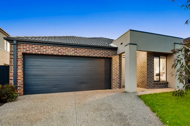 102 Bondi Parade, Point Cook VIC 3030