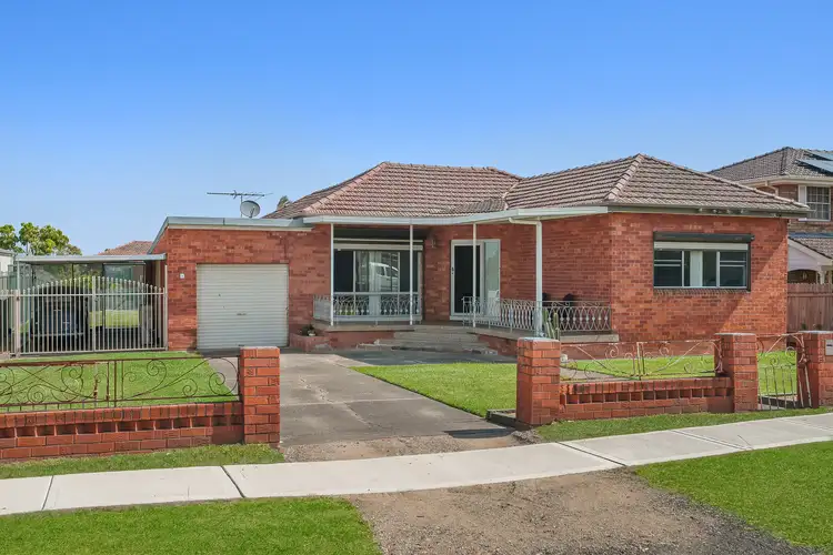 4 Bronsdon Street, Smithfield NSW 2164