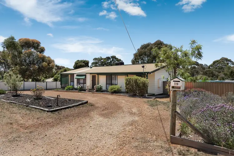 19 Dawson Drive, Maiden Gully VIC 3551
