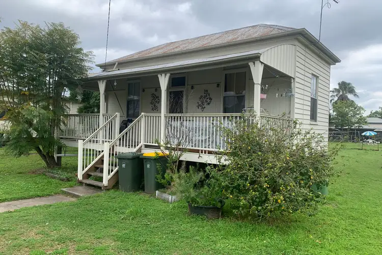 11 Palmer Street, Dalby QLD 4405