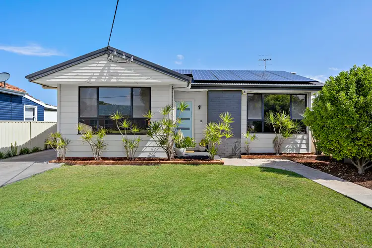 16 Hitchcock Avenue, Belmont NSW 2280