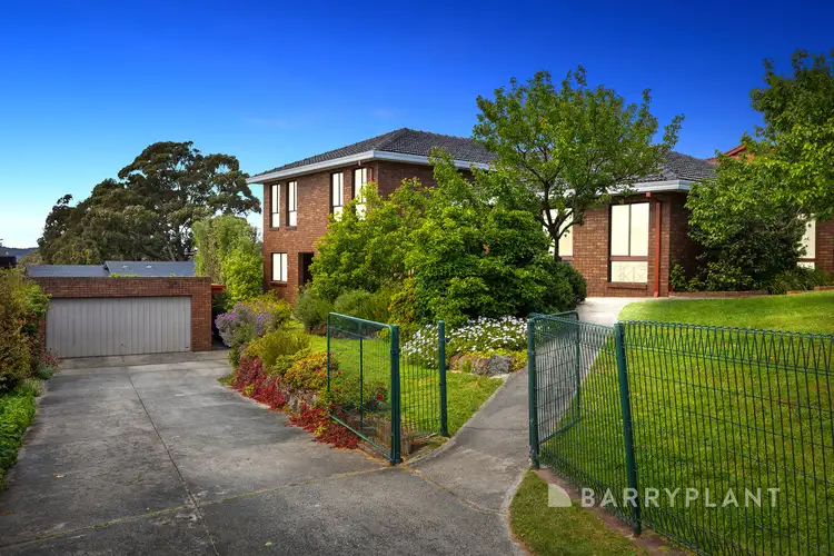 8 Glencroft Terrace, Wheelers Hill VIC 3150
