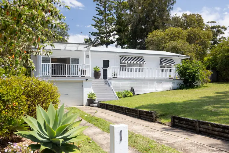 1 Clissold Street, Mollymook NSW 2539