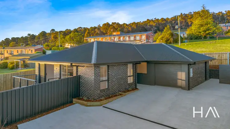 Main view of Homely unit listing, 2/39 Greens Beach Road, Beaconsfield TAS 7270