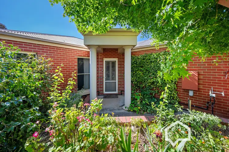 3 Isabella Grove, Strathdale VIC 3550