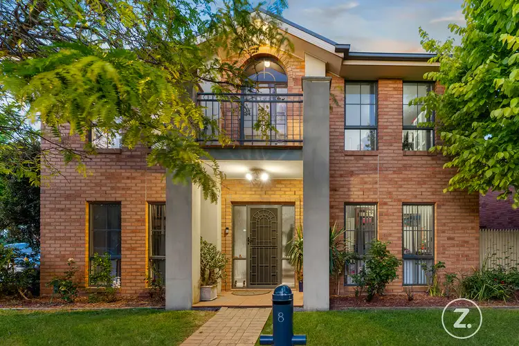 8 Amhurst Drive, Narre Warren South VIC 3805