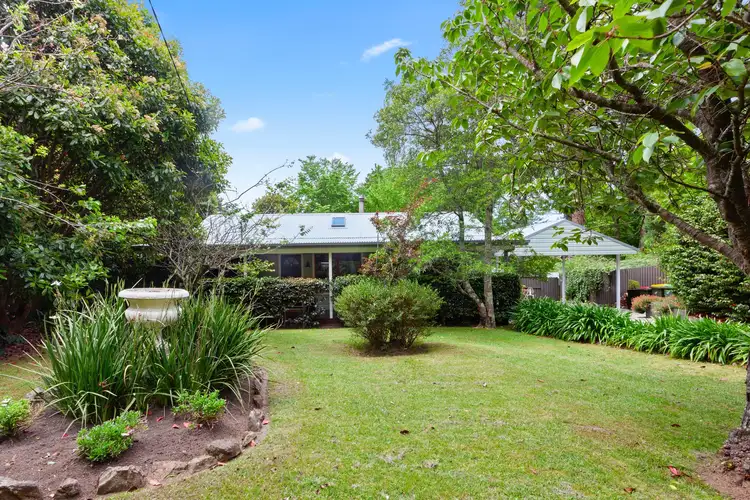 9 Willow Park Avenue, Leura NSW 2780
