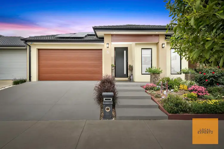 5 Gem Crescent, Cobblebank VIC 3338