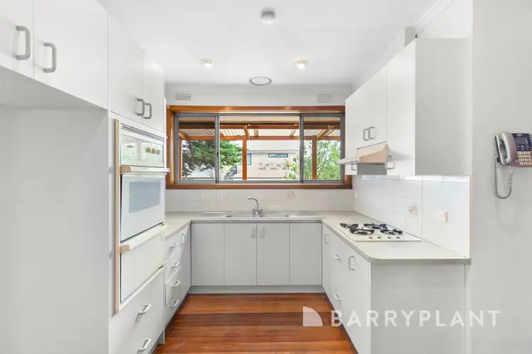 Sixth view of Homely house listing, 2 Ibsley Court, St Albans VIC 3021