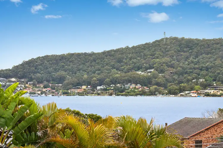 4 Gosford Street, Point Clare NSW 2250