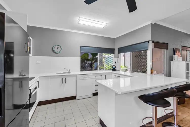 10/40-42 Old Smithfield Road, Freshwater QLD 4870