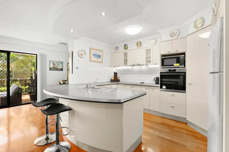 Sixth view of Homely unit listing, 3/72 Dutton Street, Coolangatta QLD 4225