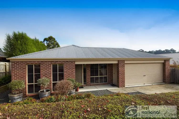 5 Lomandra Court, Drouin VIC 3818