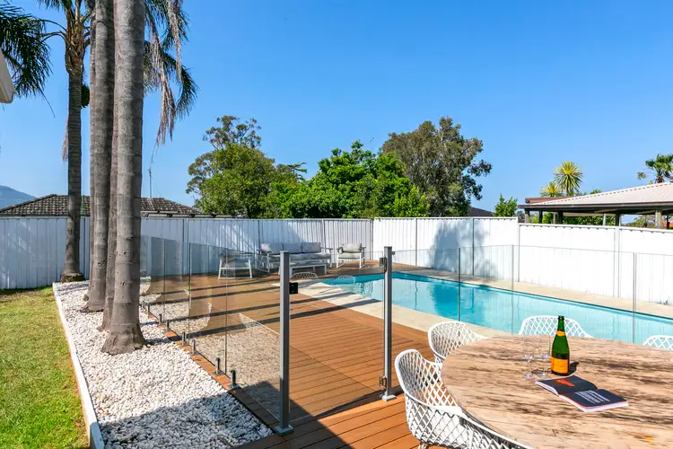 42 Stanley Avenue, Farmborough Heights NSW 2526