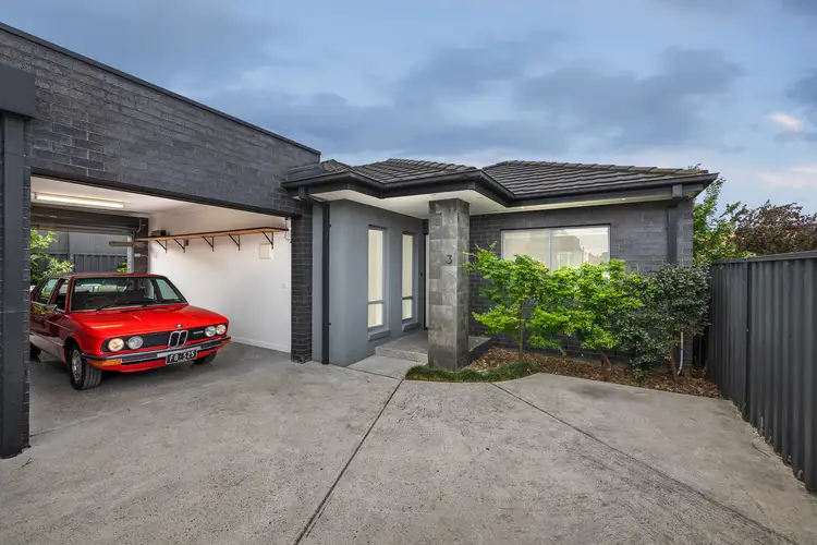 3/2 Palm Avenue, Reservoir VIC 3073