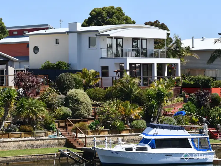 15 Heaths View, Paynesville VIC 3880